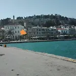 Aris شقة نافبليو