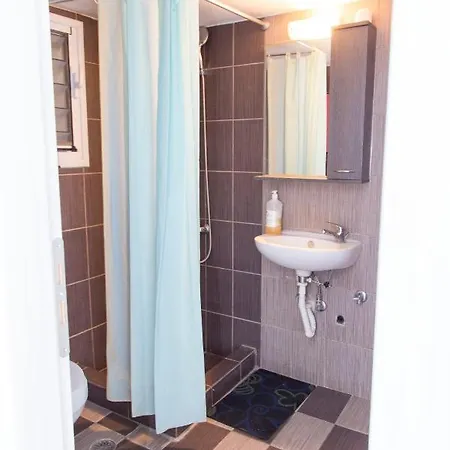 Aris * נאפפליו