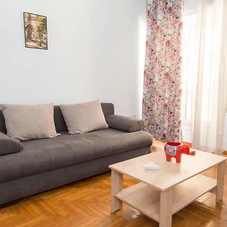 Aris Appartement *